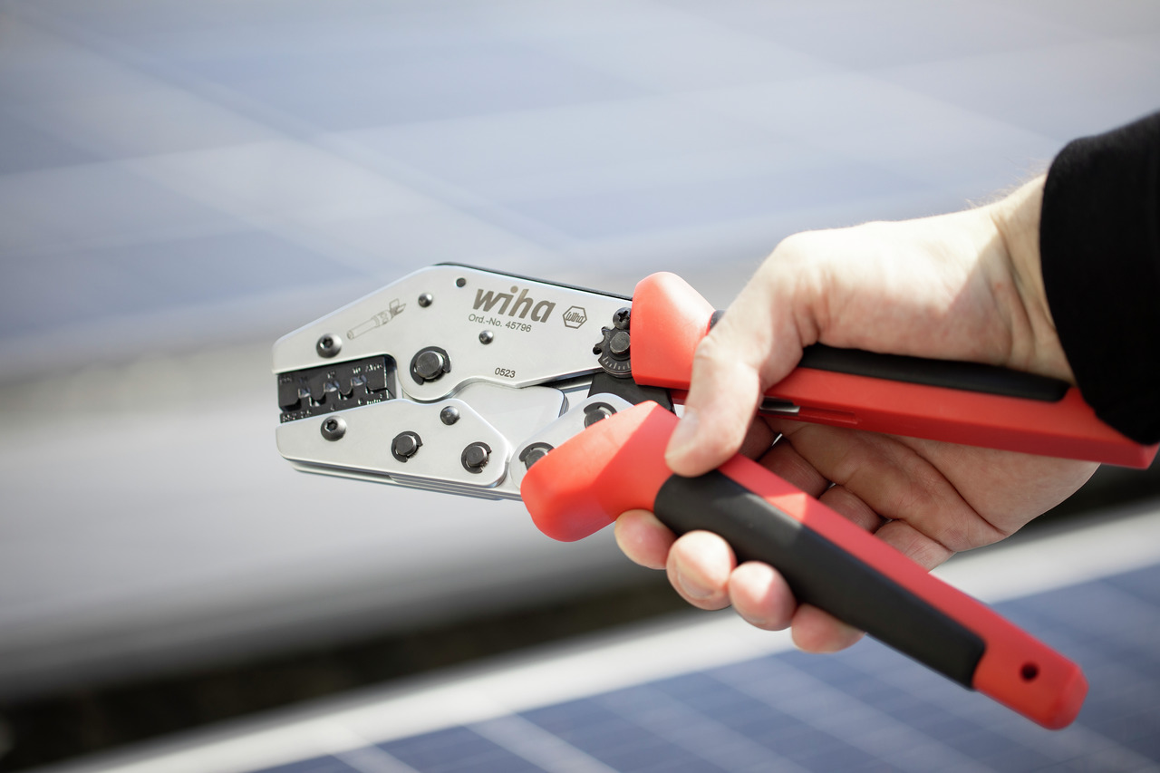 Wiha presenta una nueva herramienta crimpadora para profesionales  fotovoltaicos, Prensa y Noticias